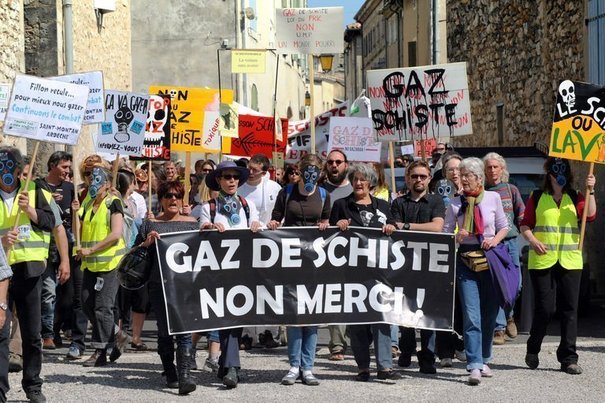 Manifestation contre l'exploitation du gaz de schiste à Donzère
